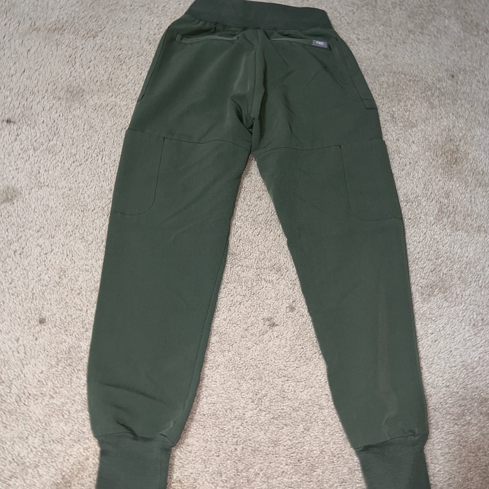 FIGS Army Green Scrub Set